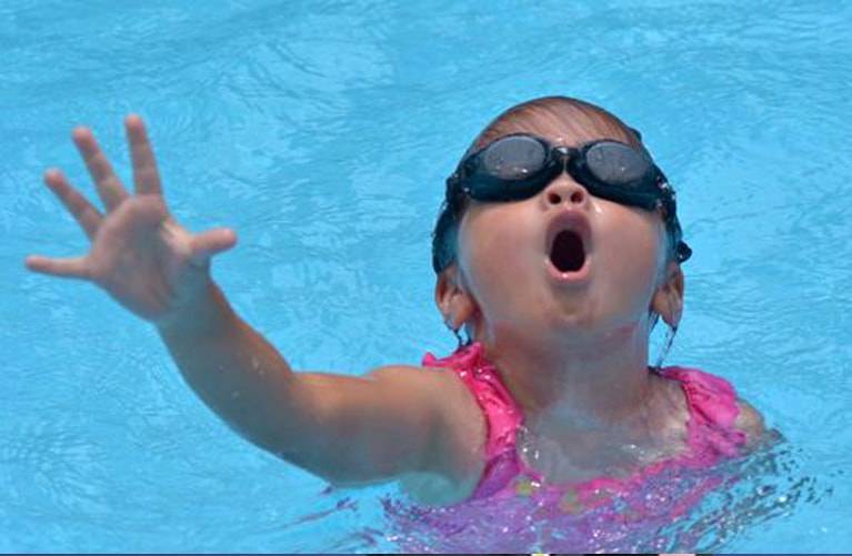 Cours de natation pour les enfants de Coursan